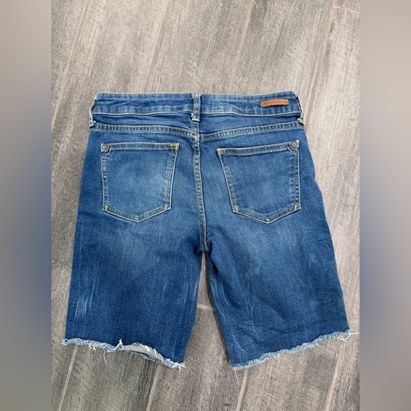 Pilcro Mid Rise Slim Cut Off Shorts Size‎ 27 Raw Hem Medium Wash Stretch - Picture 2 of 4